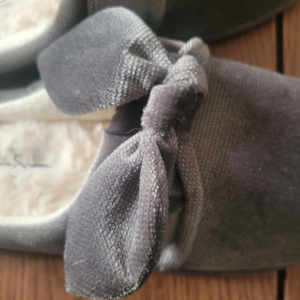 JESSICA SIMPSON Gray Velvet Slippers with Bow 7/8 - Picture 4 of 8